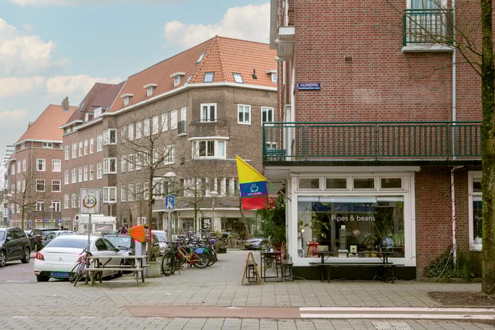 Photo 27 of Sassenheimstraat 54-3