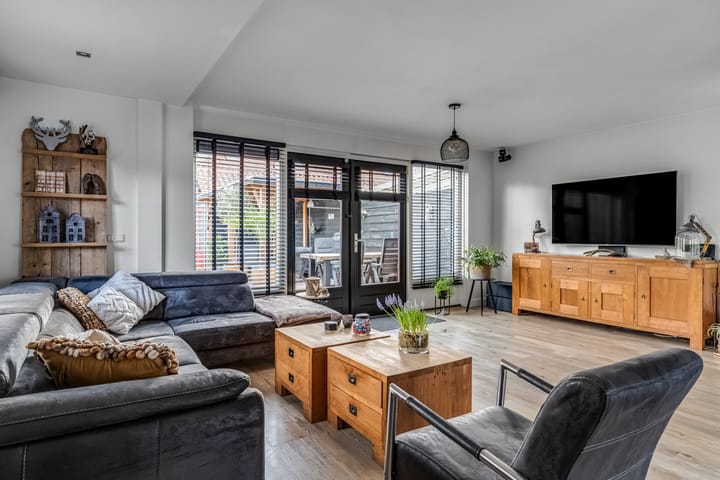 Foto 5 van Poelbos 19