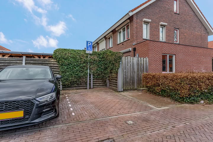 Foto 29 van Poelbos 19