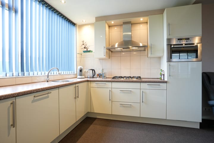 Foto 13 van Broeksittarderweg 179