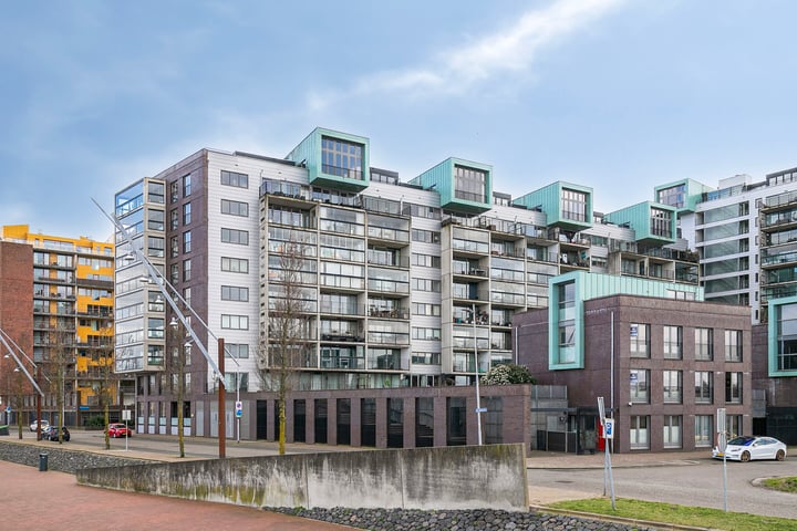 Bekijk foto van Bas Paauwestraat 82