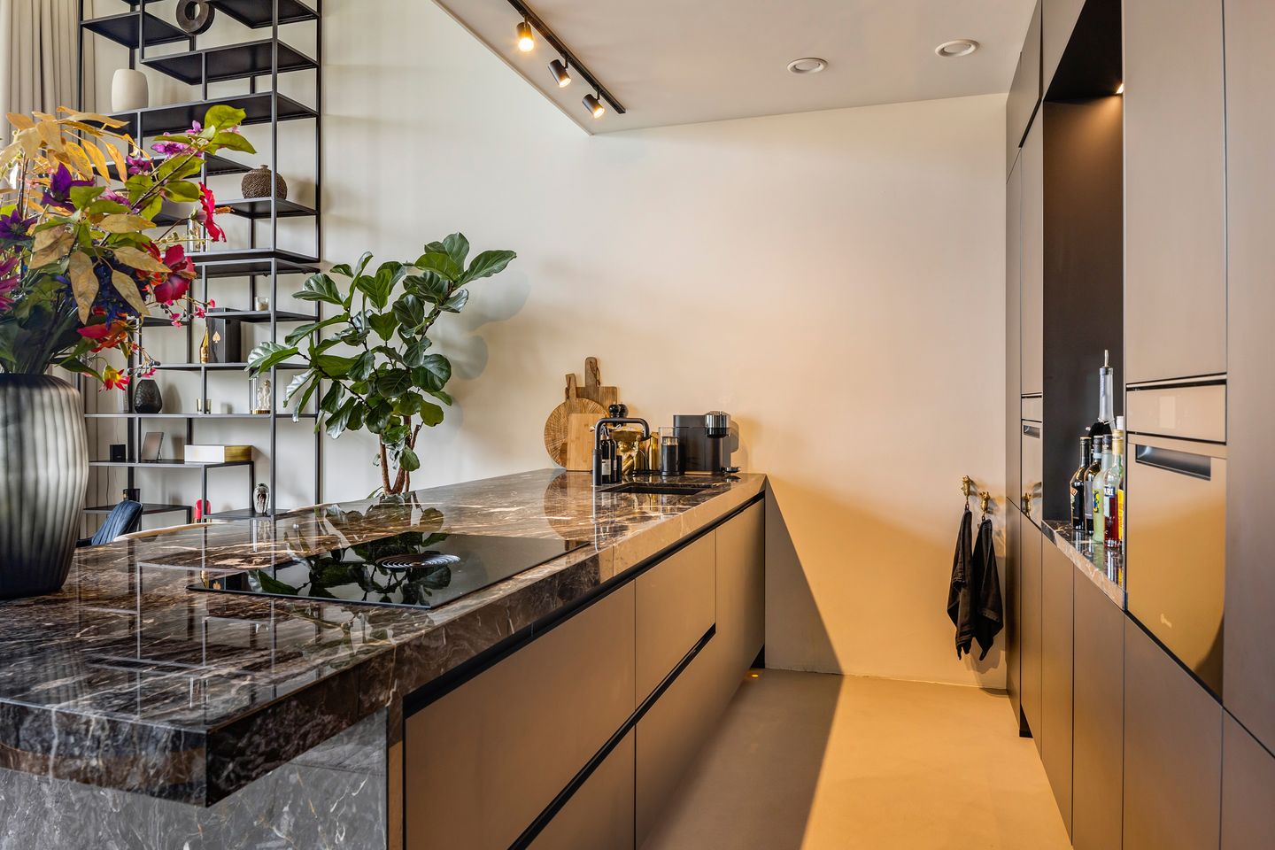 Photo 20 of Madridstraat 24