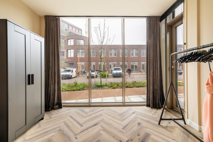 Photo 24 of Madridstraat 24