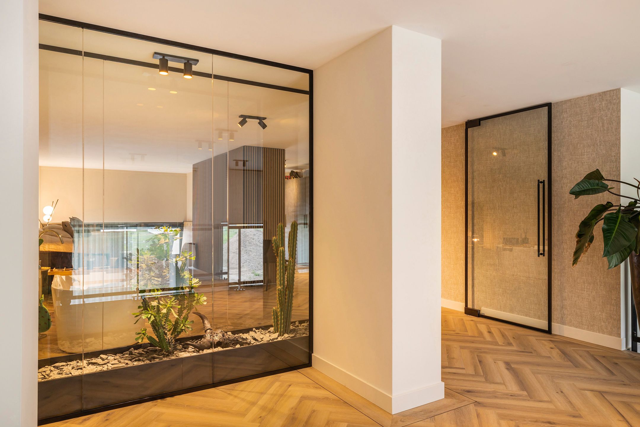 Photo 33 of Madridstraat 24