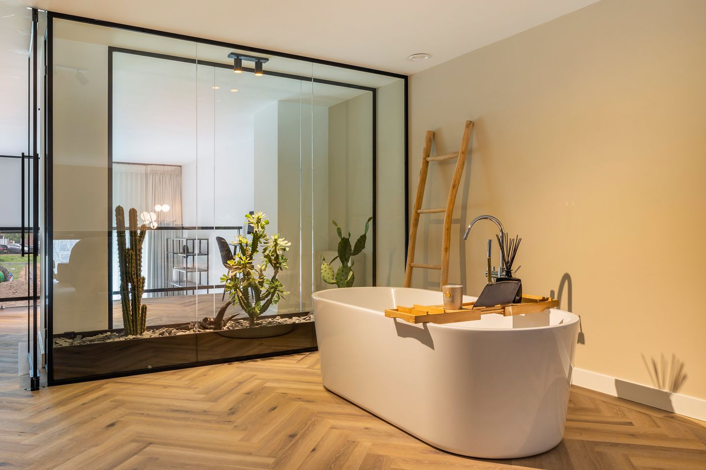 Photo 40 of Madridstraat 24