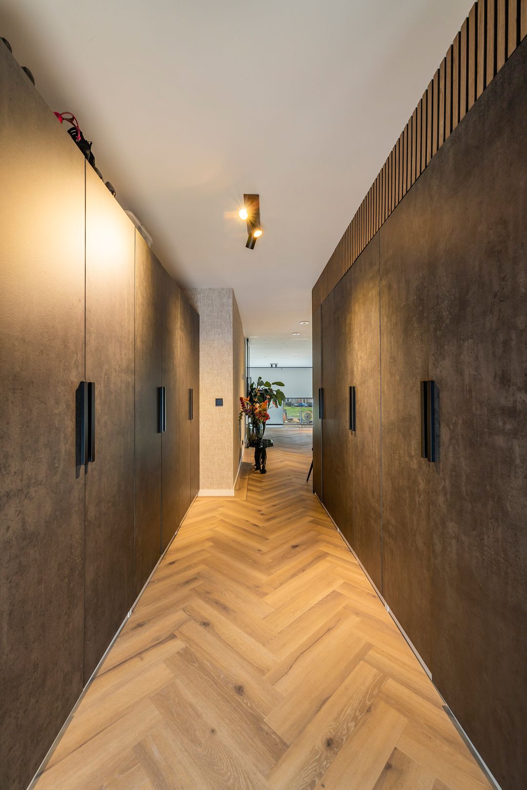 Photo 47 of Madridstraat 24