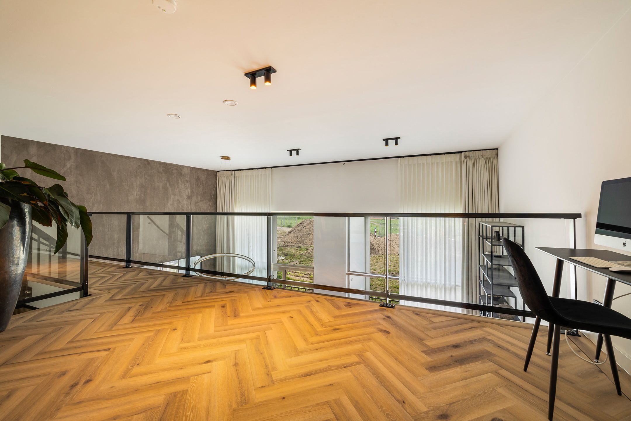 Photo 48 of Madridstraat 24