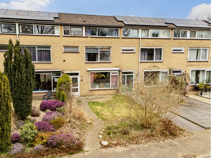 Foto 1 van van Essenstraat 5