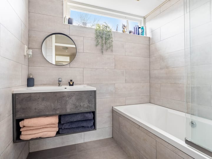 Foto 14 van van Essenstraat 5