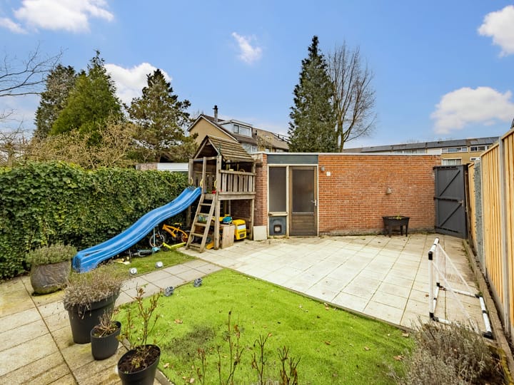 Foto 25 van van Essenstraat 5