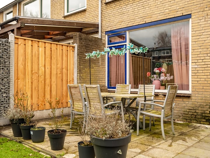 Foto 27 van van Essenstraat 5