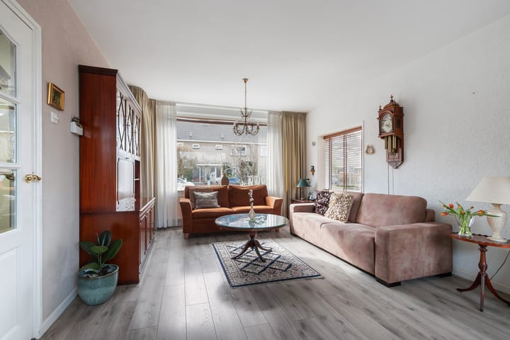 Foto 11 van Meidoornlaan 28