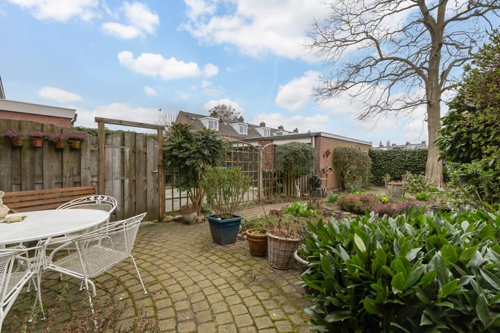 Foto 27 van Meidoornlaan 28