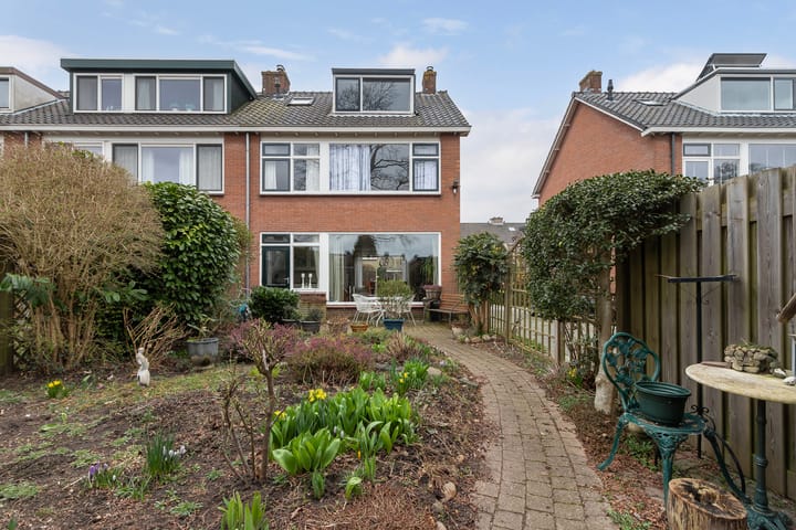 Foto 30 van Meidoornlaan 28