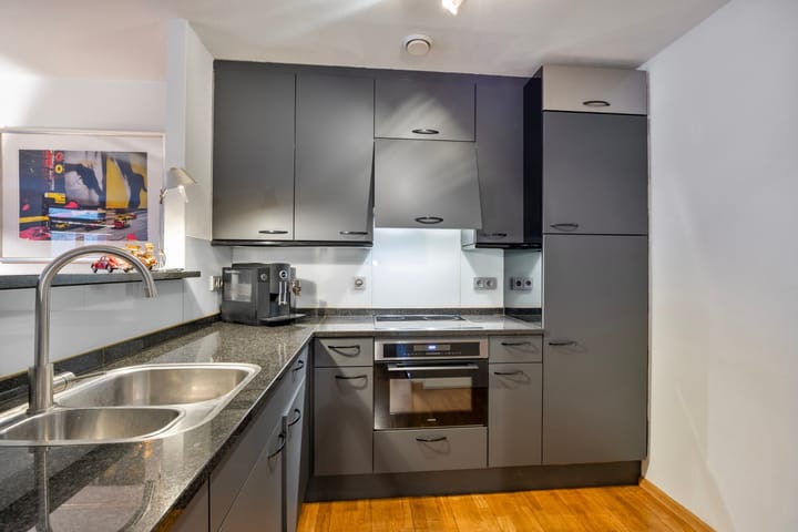 Foto 11 van Avenue Ceramique 21-C