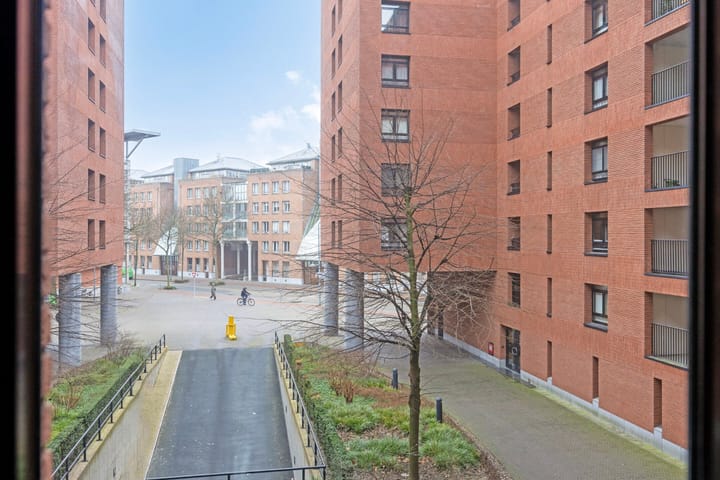 Foto 19 van Avenue Ceramique 21-C