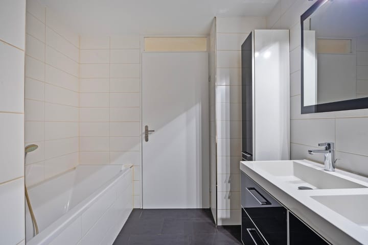 Foto 21 van Avenue Ceramique 21-C