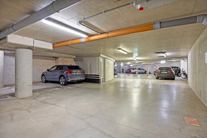 Foto 24 van Avenue Ceramique 21-C