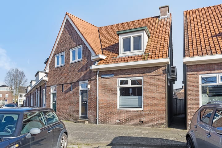 Foto 6 van Soerabaiastraat 1