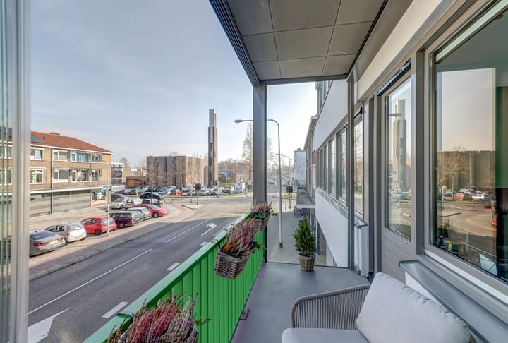 Foto 5 van van Limburg Stirumstraat 6