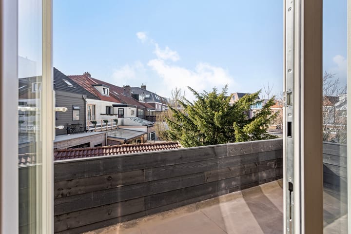 Photo 35 of Toussaintstraat 1