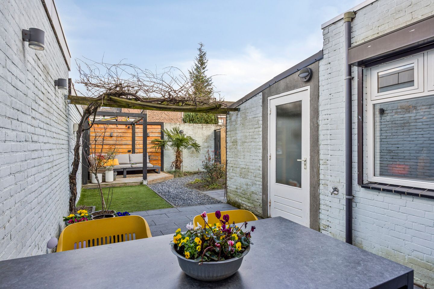 Foto 29 van Outshoornstraat 44