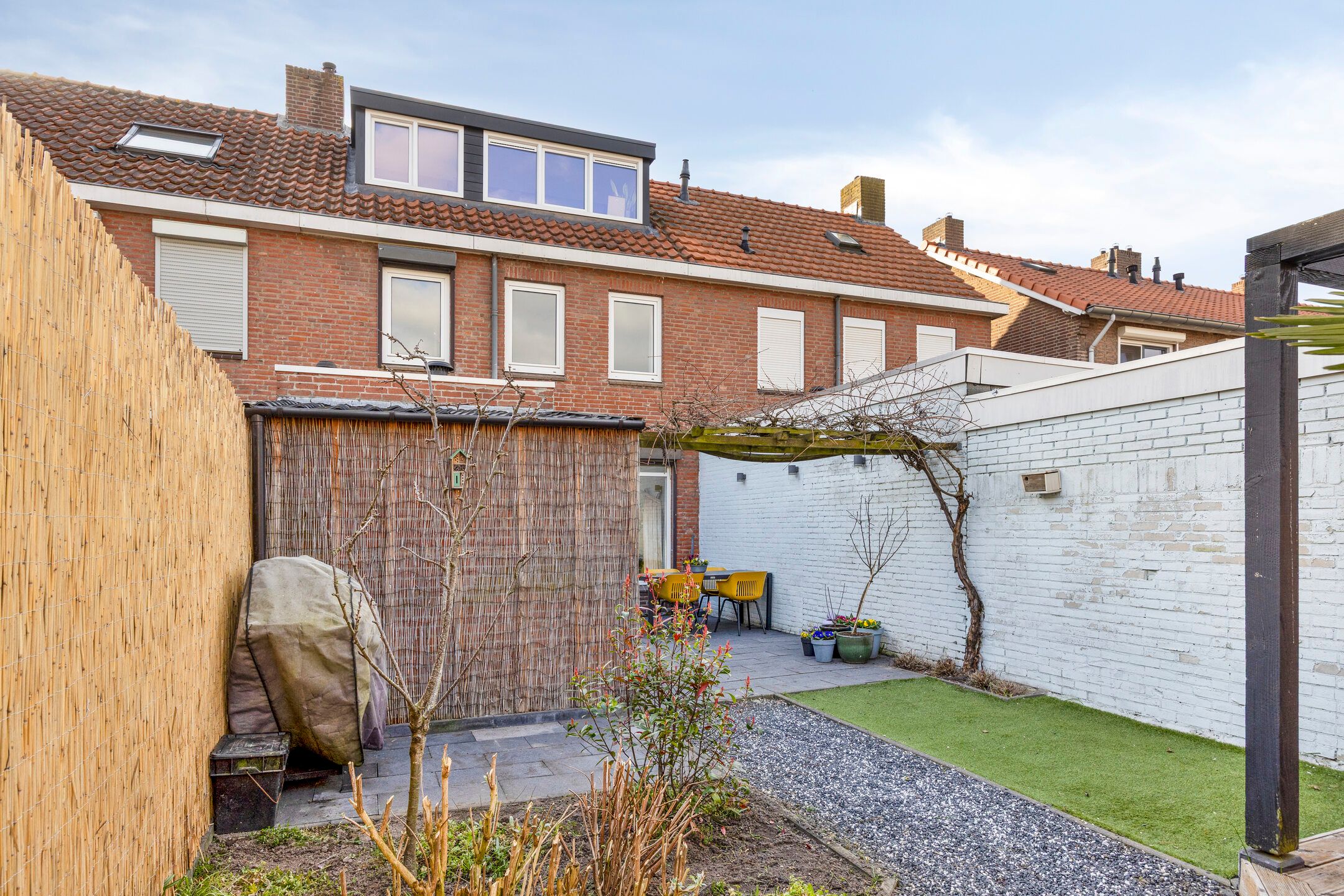 Foto 33 van Outshoornstraat 44