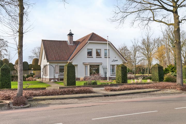 Foto 1 van Eikenlaan 1