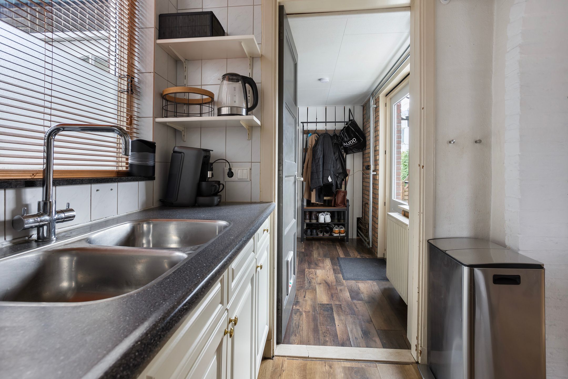 Foto 15 van Kanaalweg 3-C