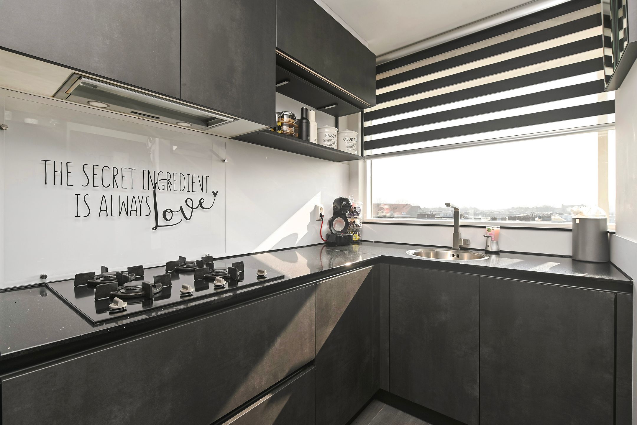 Foto 18 van Loosduinse Hoofdstraat 276