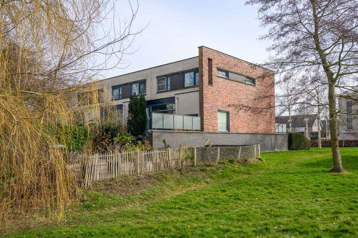 Photo 9 of Meindert Hobbemastraat 31