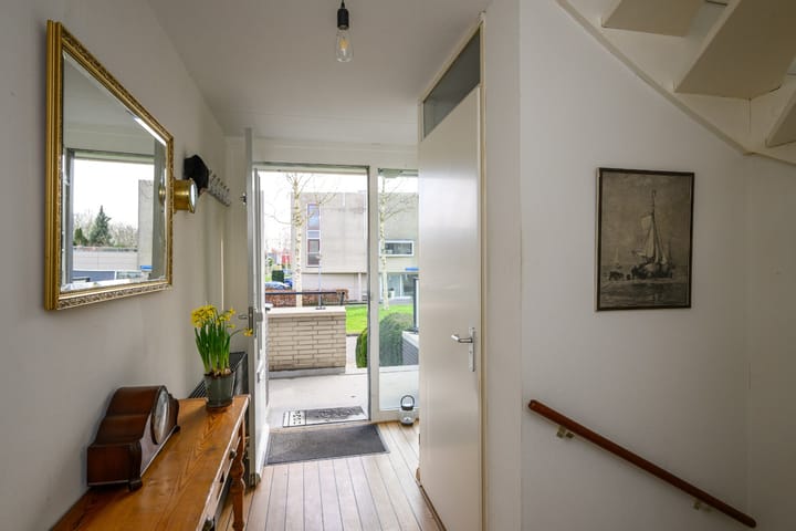 Photo 11 of Meindert Hobbemastraat 31