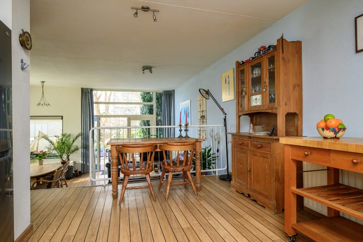 Photo 16 of Meindert Hobbemastraat 31