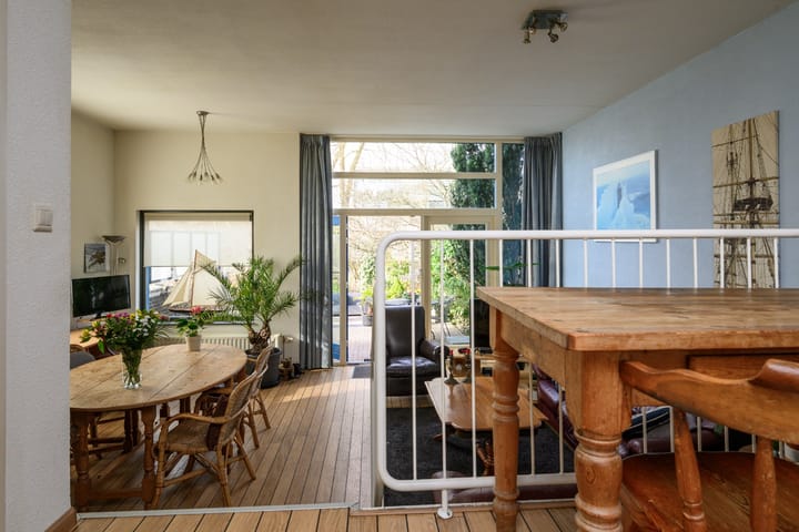 Photo 17 of Meindert Hobbemastraat 31