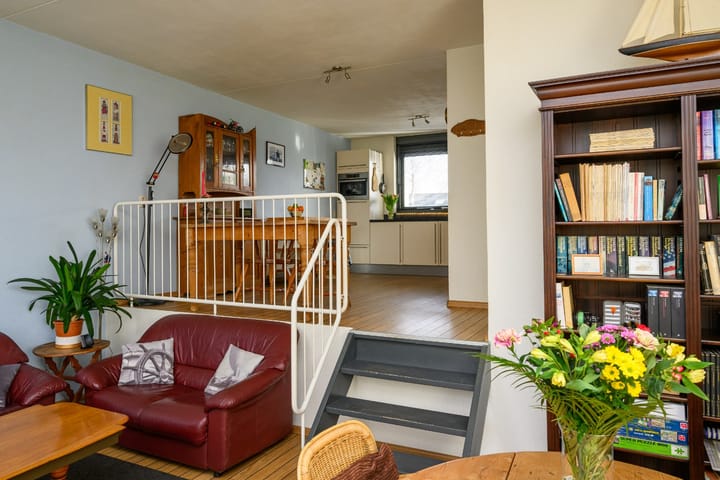 Photo 21 of Meindert Hobbemastraat 31