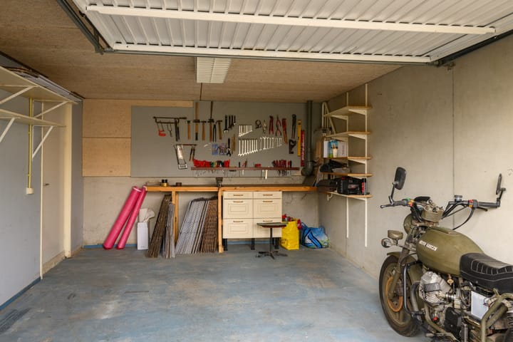 Photo 28 of Meindert Hobbemastraat 31