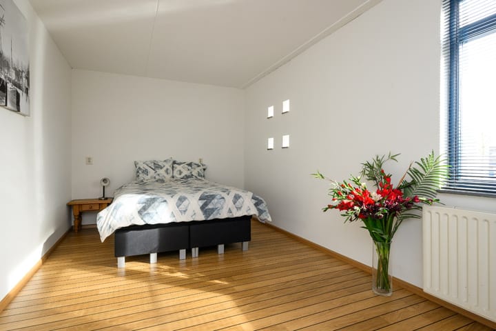 Photo 32 of Meindert Hobbemastraat 31