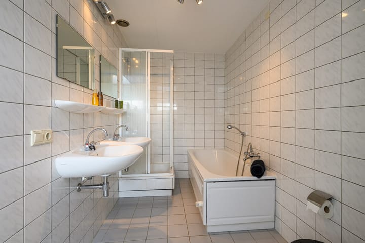 Photo 37 of Meindert Hobbemastraat 31