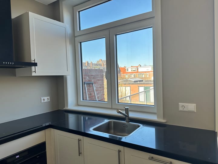 Foto 4 van Van der Brugghenstraat 8