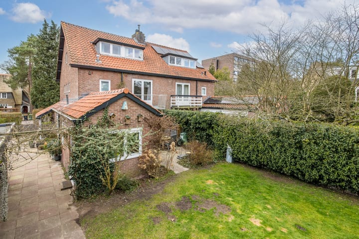 Foto 1 van Dr. Julius Röntgenlaan 5