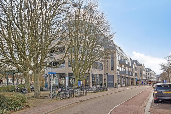 Bekijk foto 3 van Agnietenstraat 68