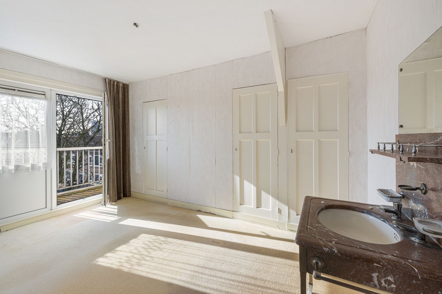 Photo 29 of Theodora Jacobalaan 26