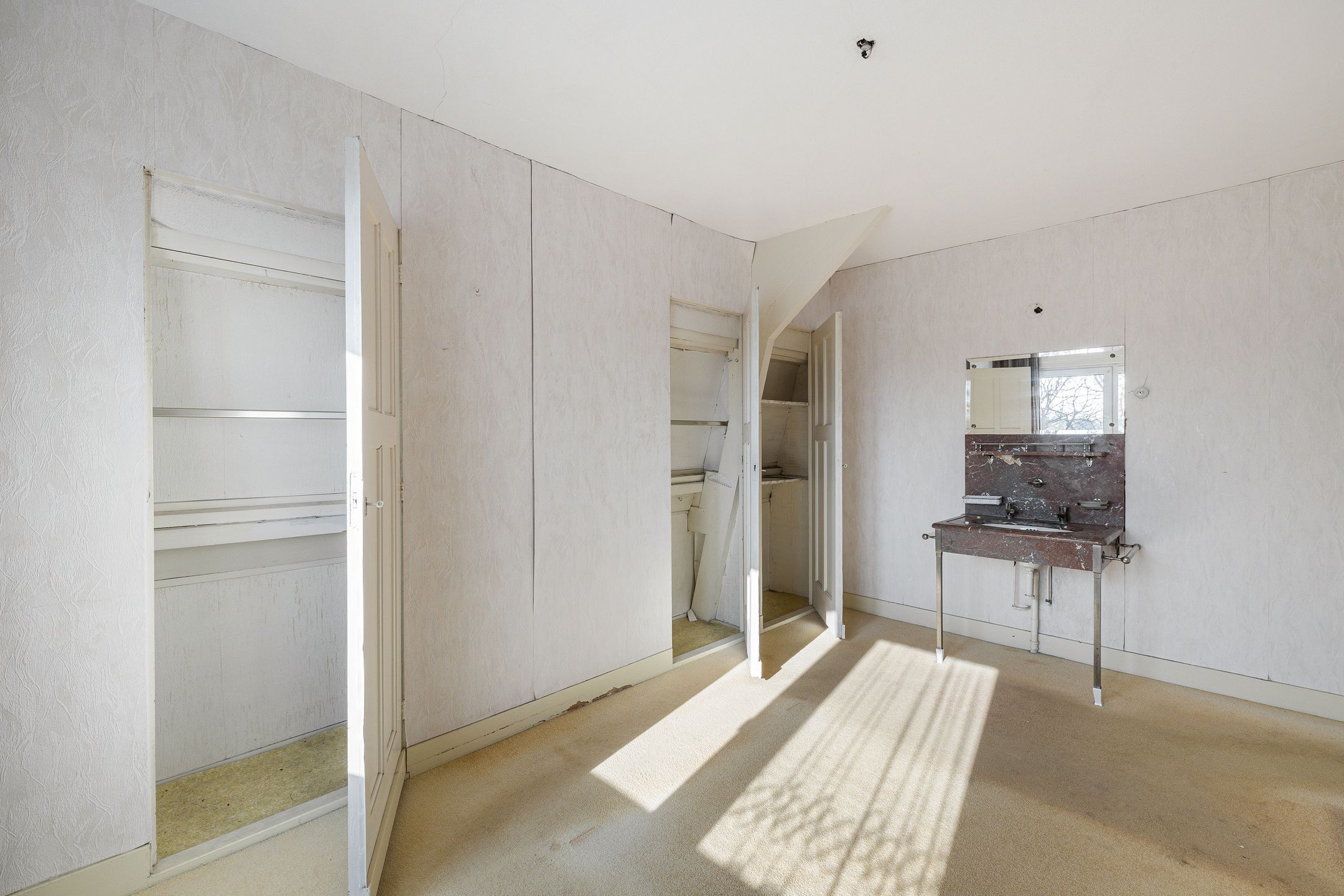 Photo 30 of Theodora Jacobalaan 26