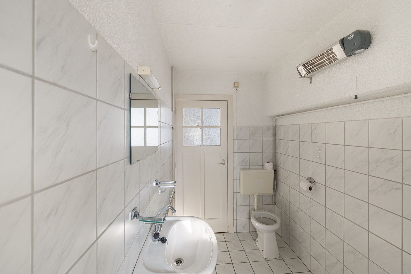 Photo 34 of Theodora Jacobalaan 26