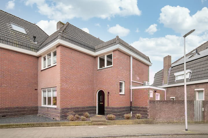 Foto 1 van Pluijmaekersstraat 3