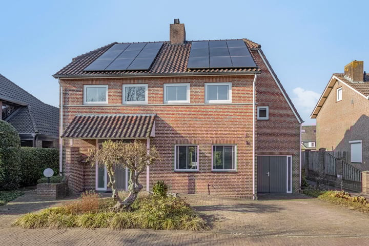 Bekijk foto van Strausslaan 5