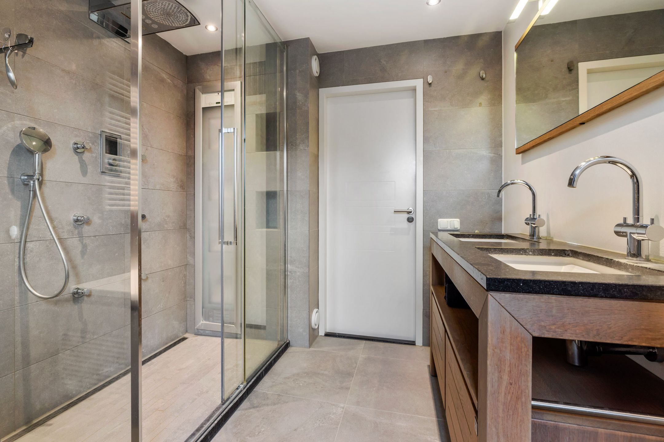 Foto 33 van Loverensestraat 14