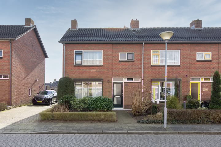 Foto 2 van Willem van den Berghstraat 14