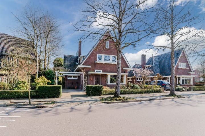 Foto 25 van Burg. Canterslaan 17