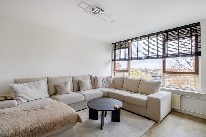 Foto 8 van Burgemeester Van Haarenlaan 1332